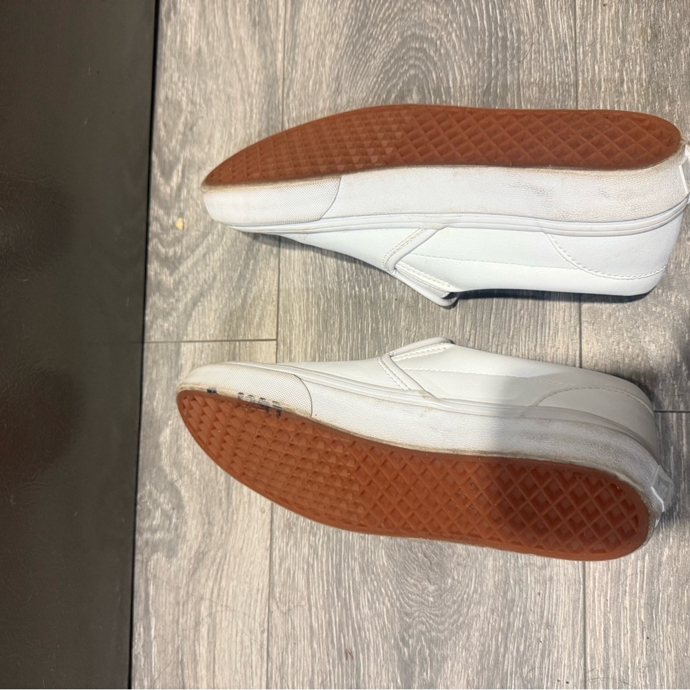 Vans Classic White Slip-On Men’s Shoes - Picture 3 of 5